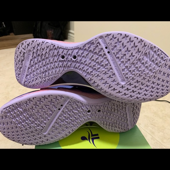 JLin 2 - shoes of Jeremy Lin
practically brand new.
Bought them for $150. - Picture 4 of 6